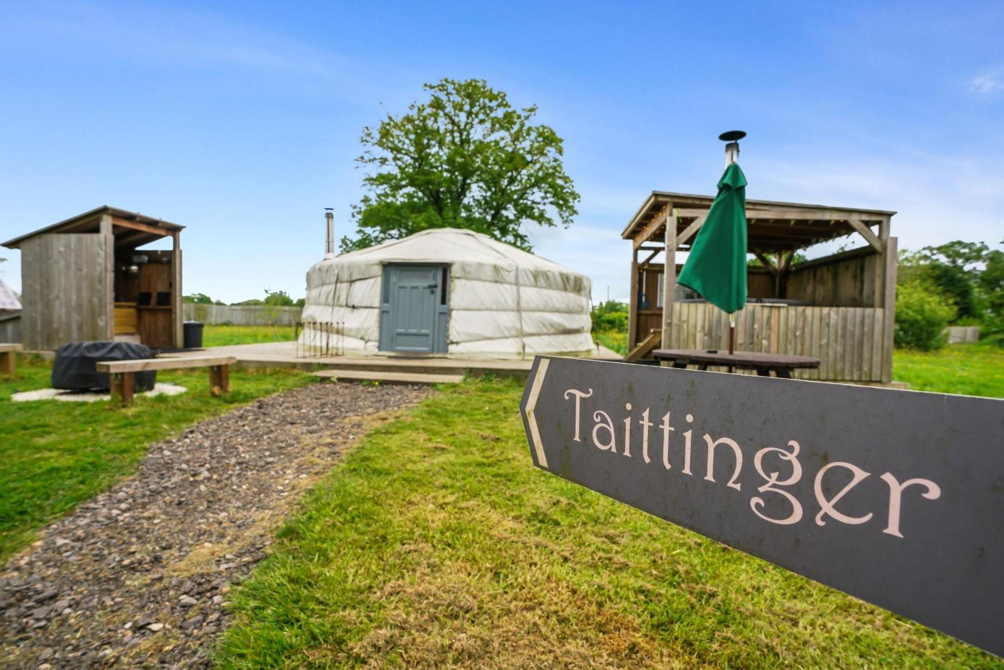 Hotel Glamp&Tipple Ltd Great Ellingham Esterno foto