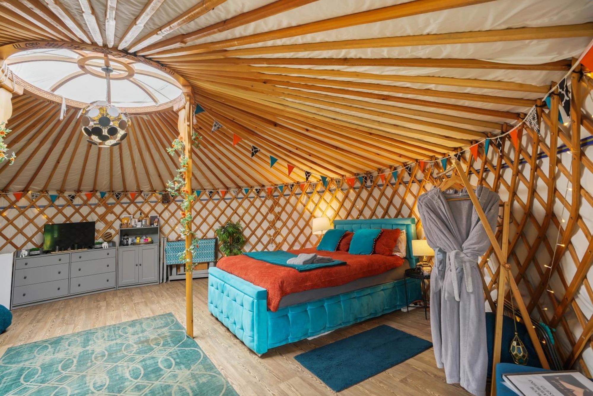 Hotel Glamp&Tipple Ltd Great Ellingham Esterno foto