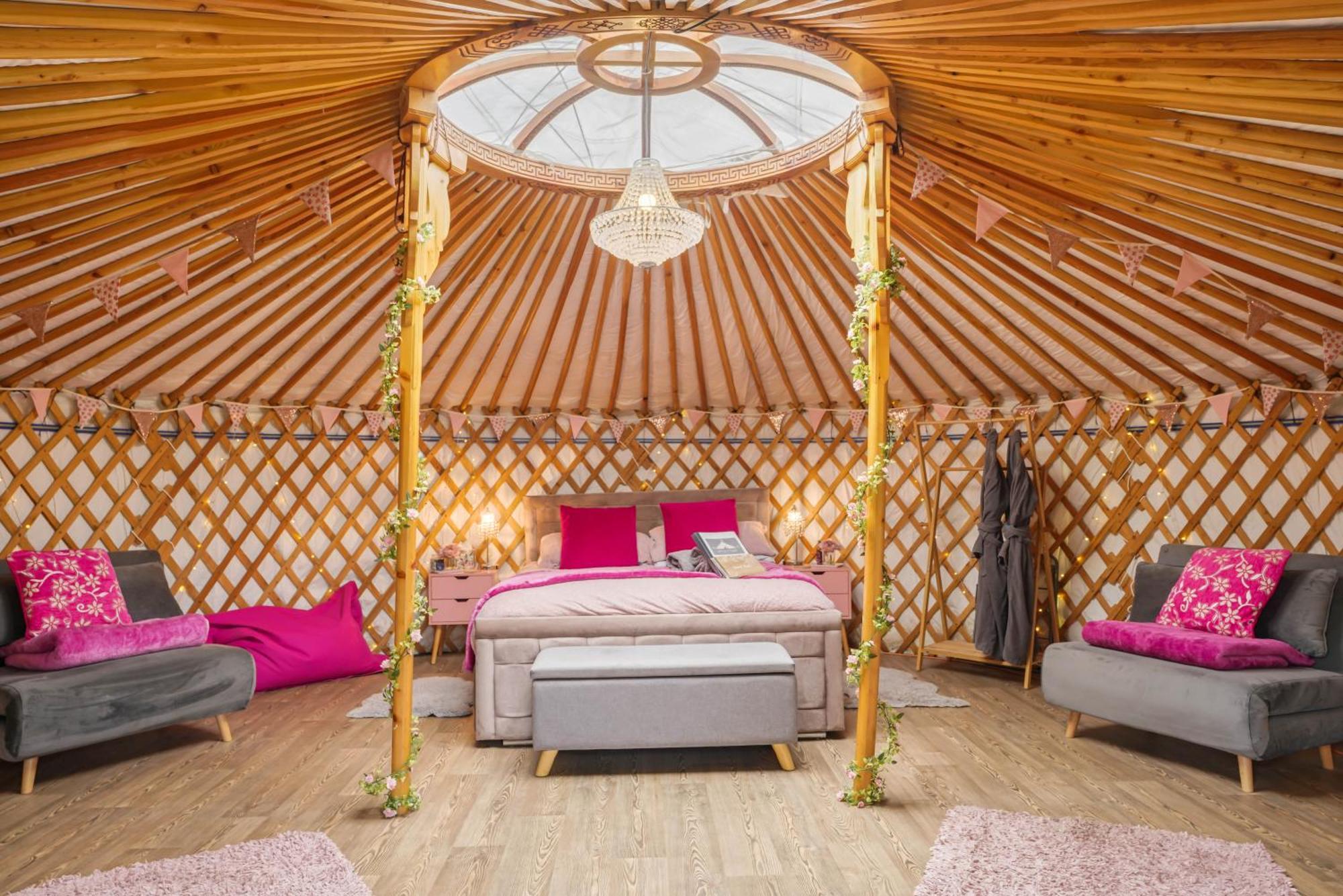 Hotel Glamp&Tipple Ltd Great Ellingham Esterno foto