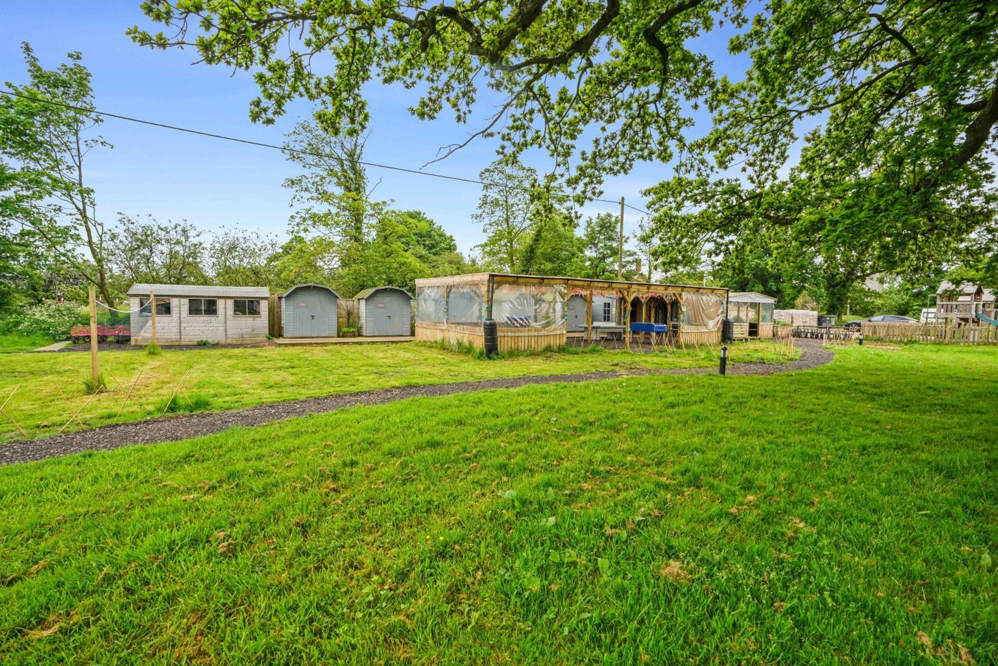 Hotel Glamp&Tipple Ltd Great Ellingham Esterno foto