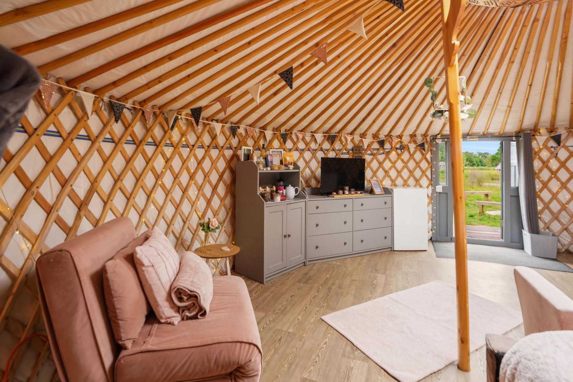 Hotel Glamp&Tipple Ltd Great Ellingham Esterno foto